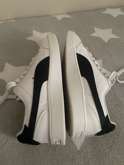 Adidasi puma in conditi aproape noi
