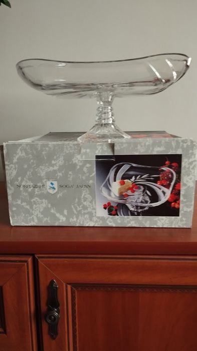 Стеклянная фруктовница