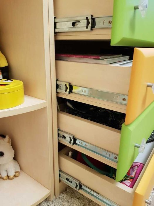 Продам мебель в детскую