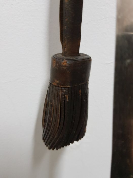 Българска офицерска сабя ДКВ ("до края на войната"). От 1940те години.