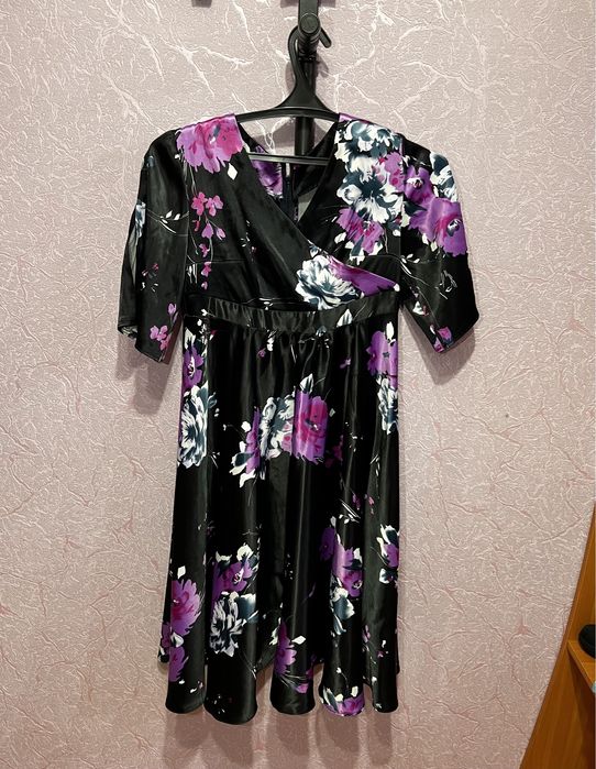 Атласное платье