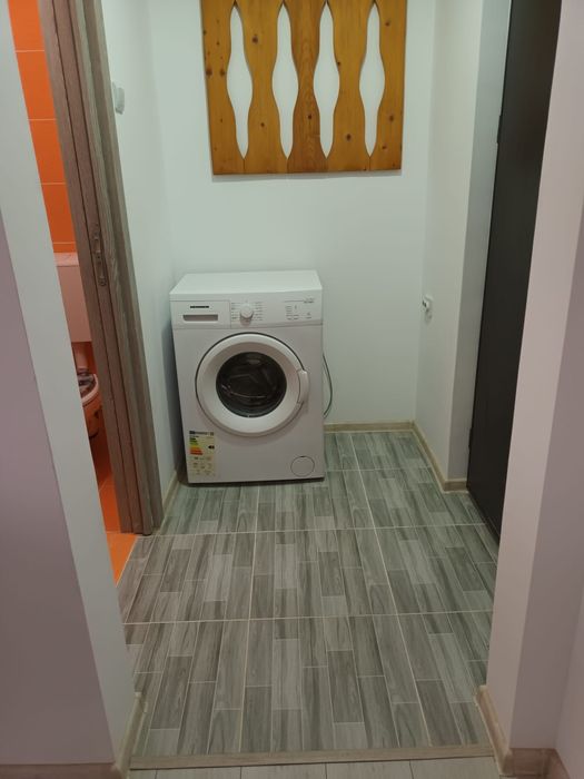Închiriez apartament