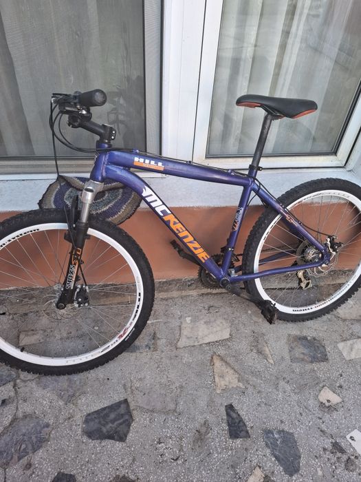 Vând  bicicleta  focus