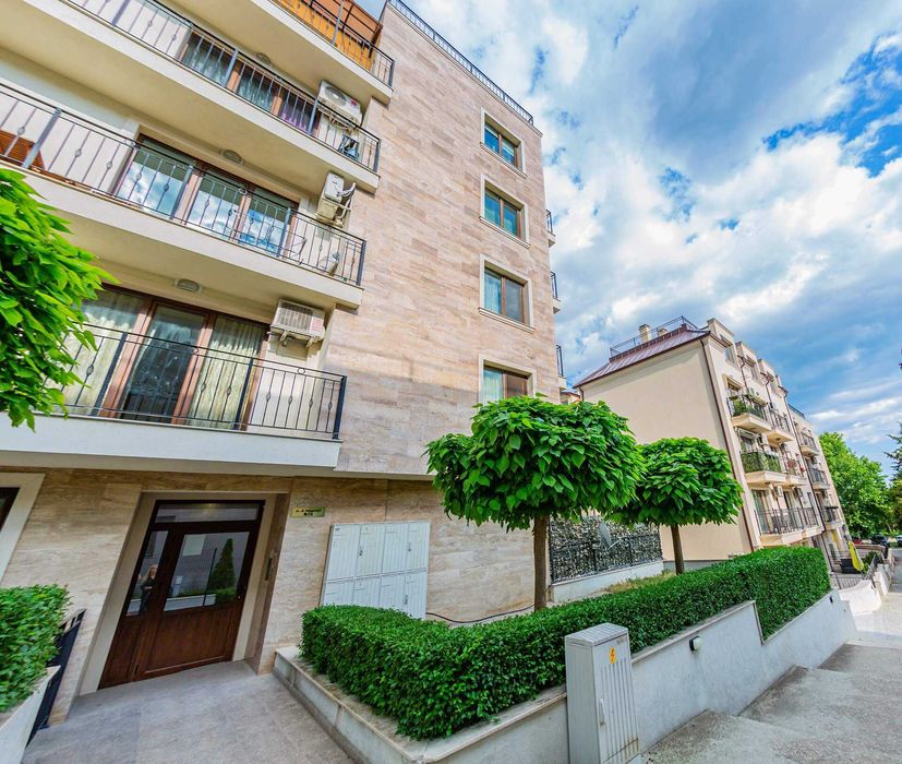 Подземно Паркомясто в Бриз/ Паркмарт