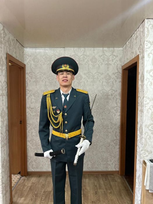 Продам парадный костюм.