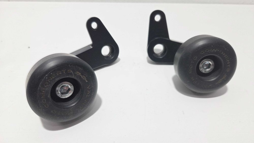 Yamaha R1 Big Bang carene scarite sa