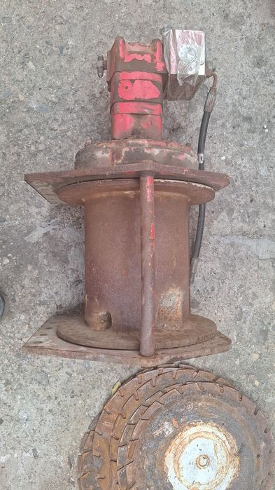 Лебедка от буровой установки.