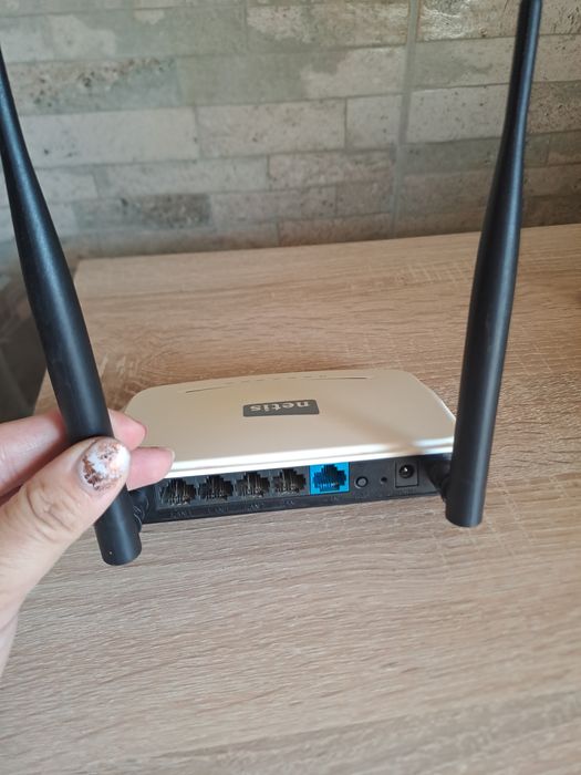 Рутер за Wi-fi Netis,Двужичен Кабел