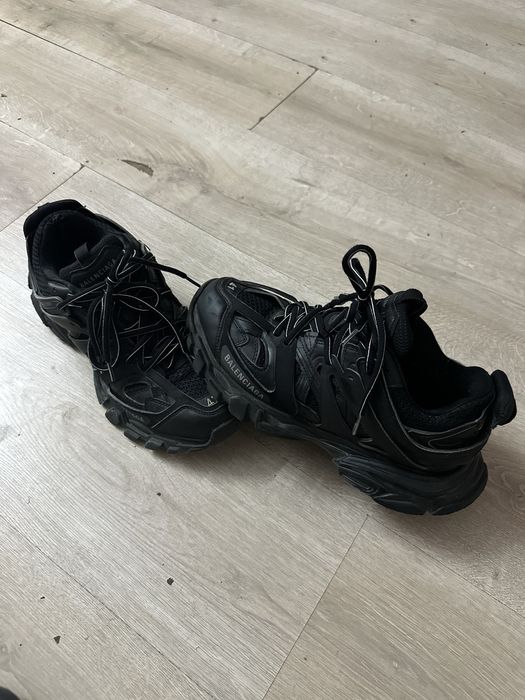 Balenciaga track