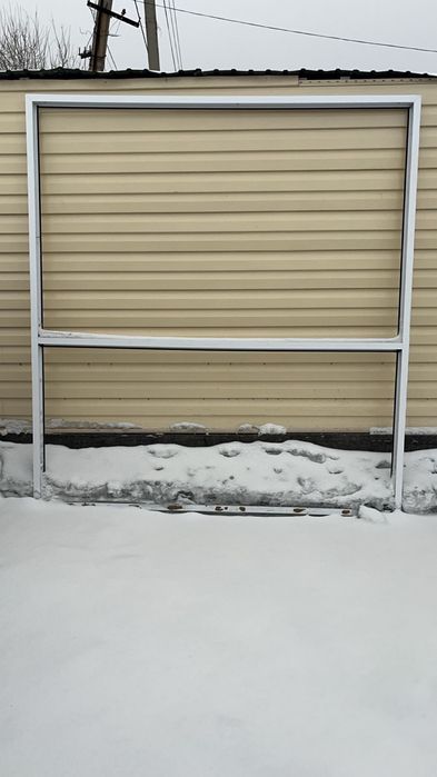 Перегородка и дверь