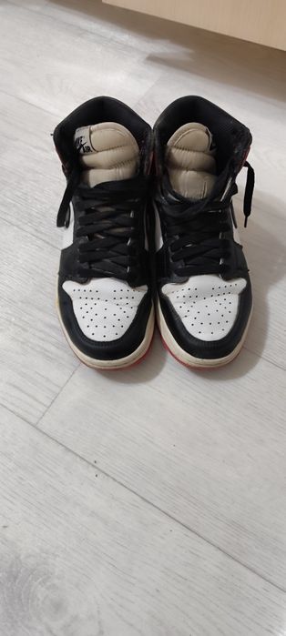 Женские кроссовки