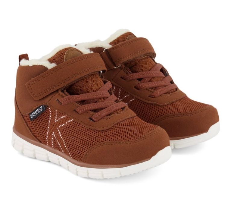 Продается кроссовки зимние для детей