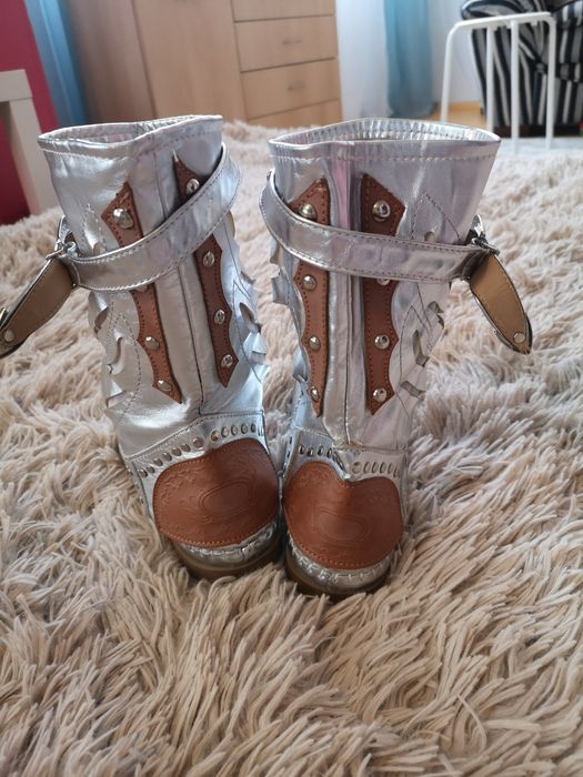 Есенни дамски екстравагантни ботуши