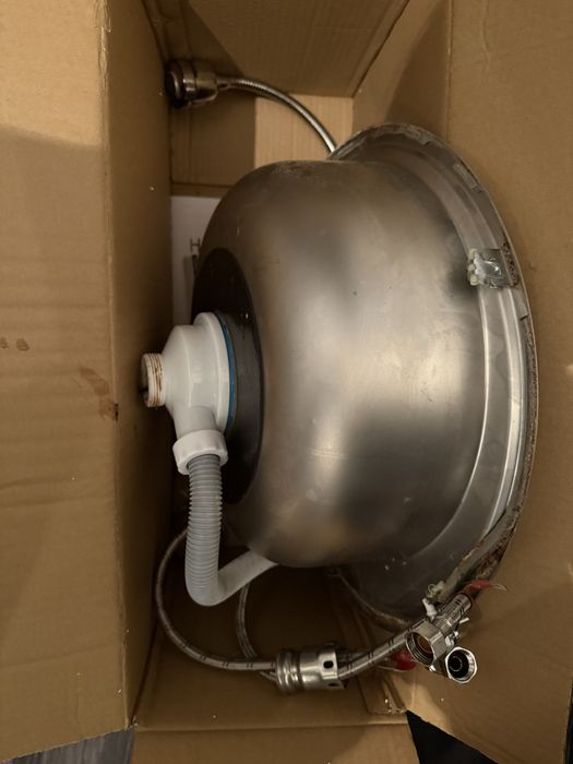 Продам Кухонную  мойку