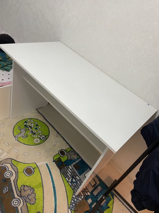 Белый парта , новый и прочный