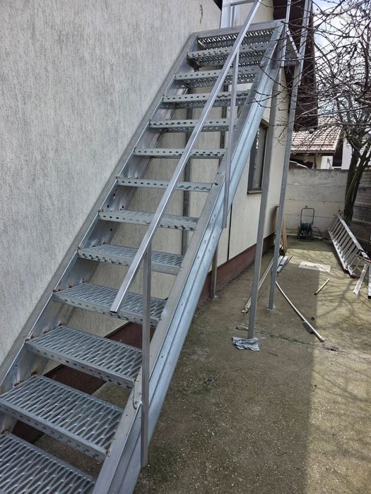 Vând scarii metalice zincate galvanizate la cela mai mica preț din Rom