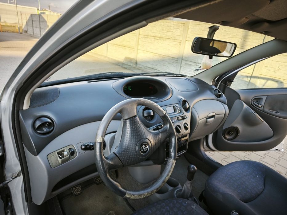 Toyota yaris 1.3 benzina