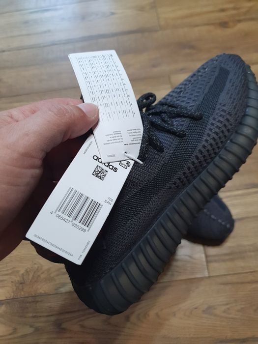 Vând adidas yeezy