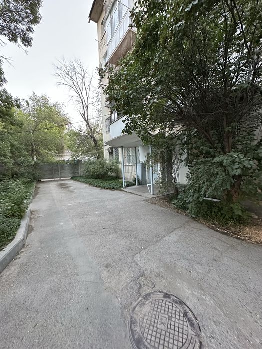 Продается трехкомнатная квартира