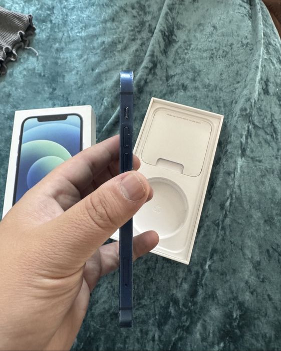 продается срочнооо 12 айфон