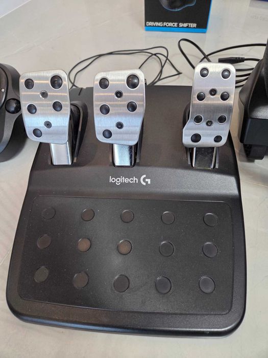 Logitech G29 волан + педали + скоростен лост - PC и Playstation