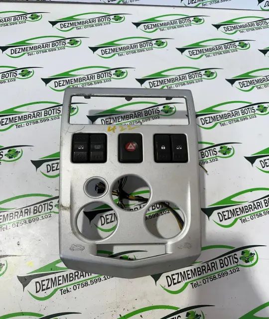 Consola centrala Dacia Logan 2006 1.5 D MT (70 hp)