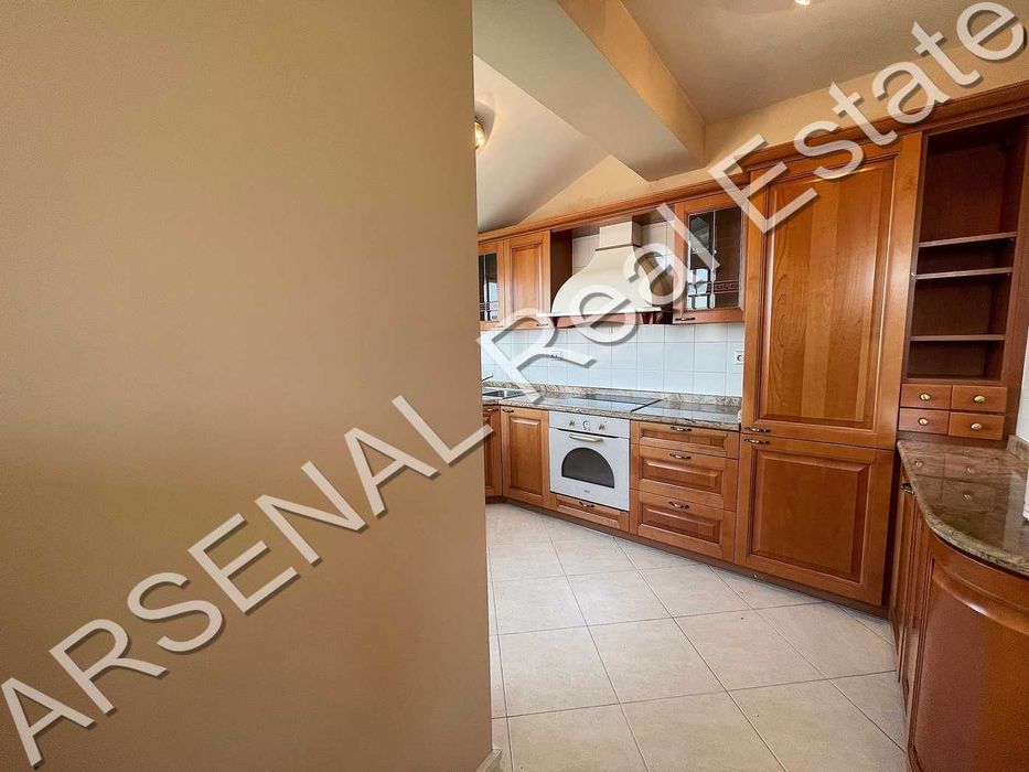 Дава се под наем Тристаен апартамент в София, Лозенец - 185 кв.м за 1250 € - Снимка #1