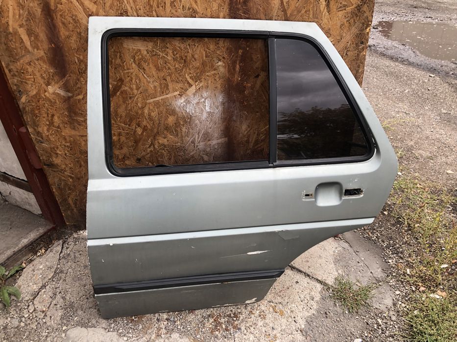 Продаю дверь на гольф 2