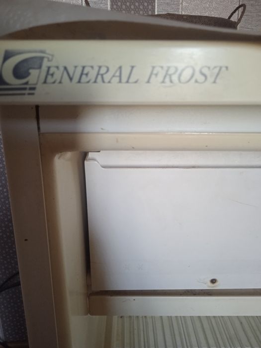 Холодильник General Frost