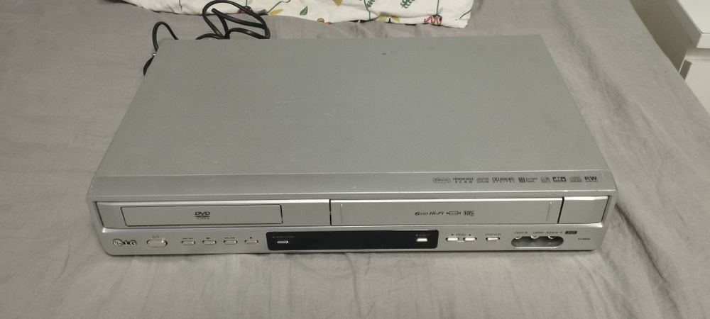 LG VC9800 DVD/VHS Player