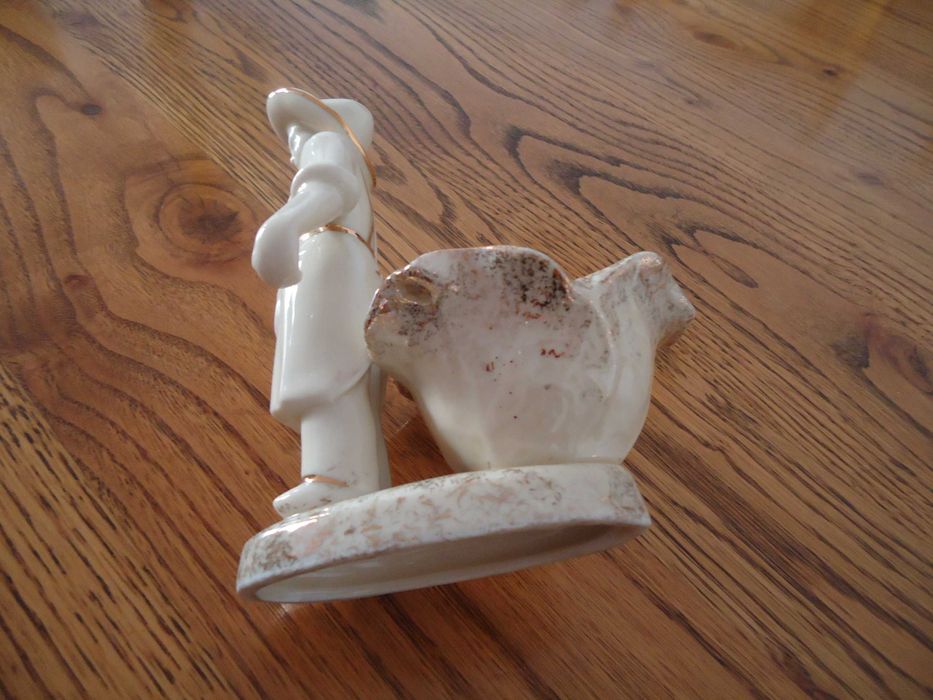 Порцеланова фигура с позлата