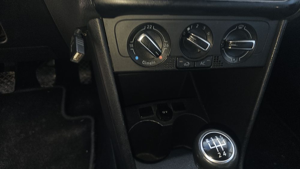 Продавам Поло 1.4 бензин