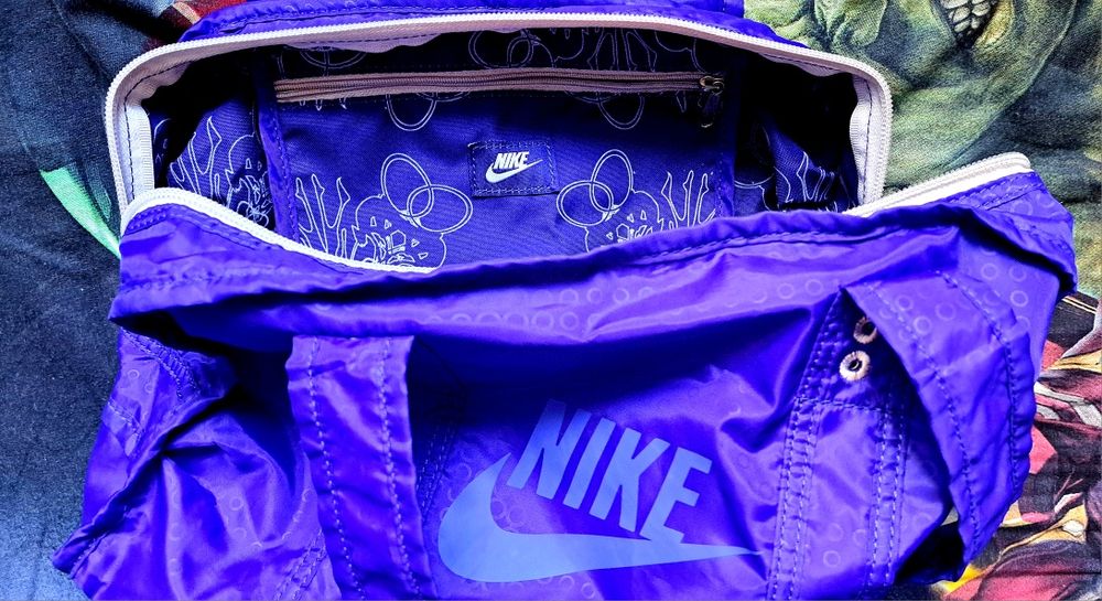 Gentuță  sport Nike.