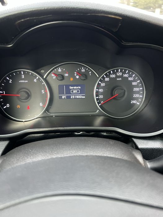 Kia Carens 1.7 CRDI 16 v