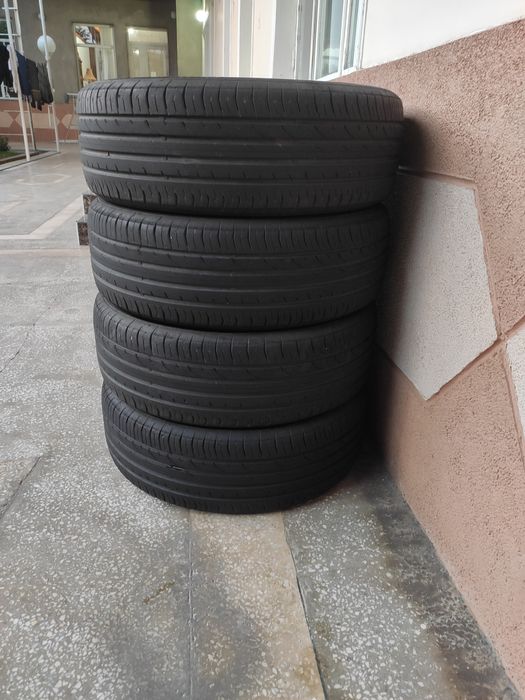 Балон,215/55 R 18.  Трекер  Холати Зур.