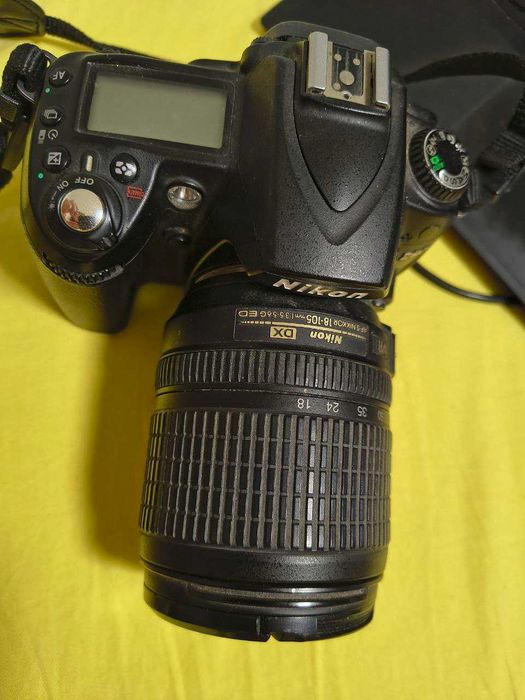 Aparat foto DSLR Nikon D90 cu obiectiv Nikkor 18-105mm
