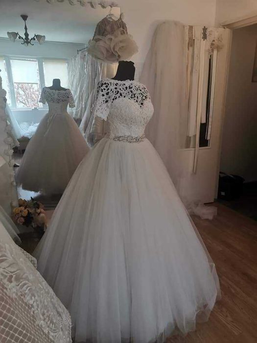 Rochie mireasă stil prințesă