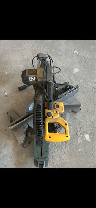 Fierastrau circular combinat de banc DeWalt