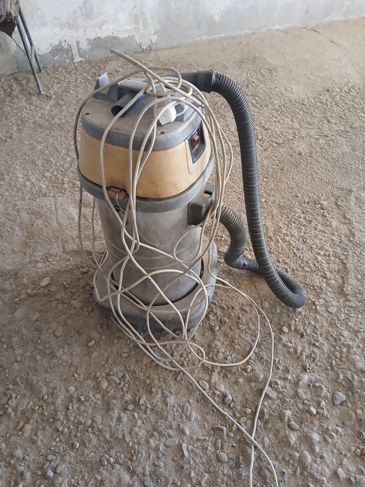 Avtomoyka plisosi sotiladi.