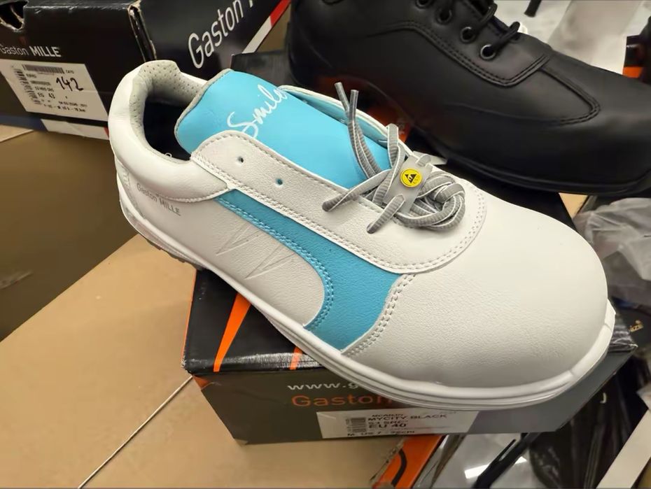 Vand un lot de marfa bocanci de munca 3600 buc