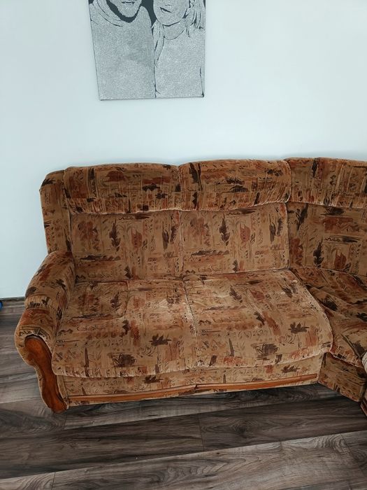 Colțar extensibil + fotoliu – stare bună