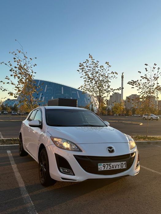 Mazda 3 2010 хэтчбэк