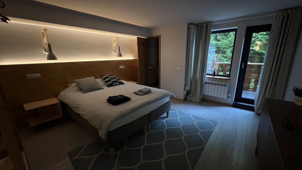 Cabana / Pensiune retrasa cu ciubar la munte Gura Teghii Varlaam Buzau 6 camere 4 bai 300mp 1800mp teren renovata integral