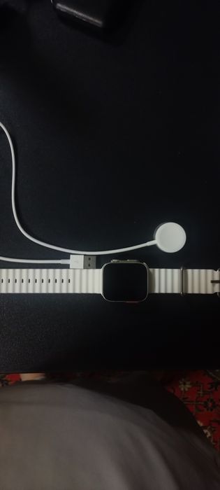 Apple vatche белый