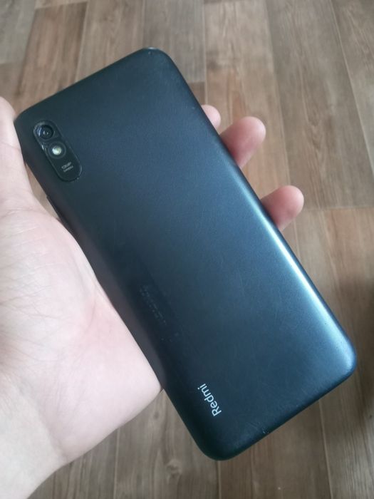 Продаю два телефона айфон,редми