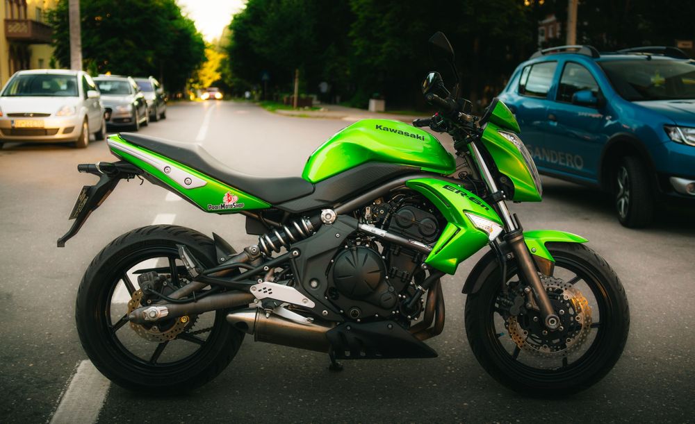 Vând Kawasaki er 6n A2