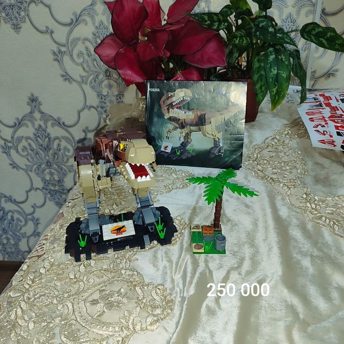 Лего,собиралось один раз ,все детали на месте