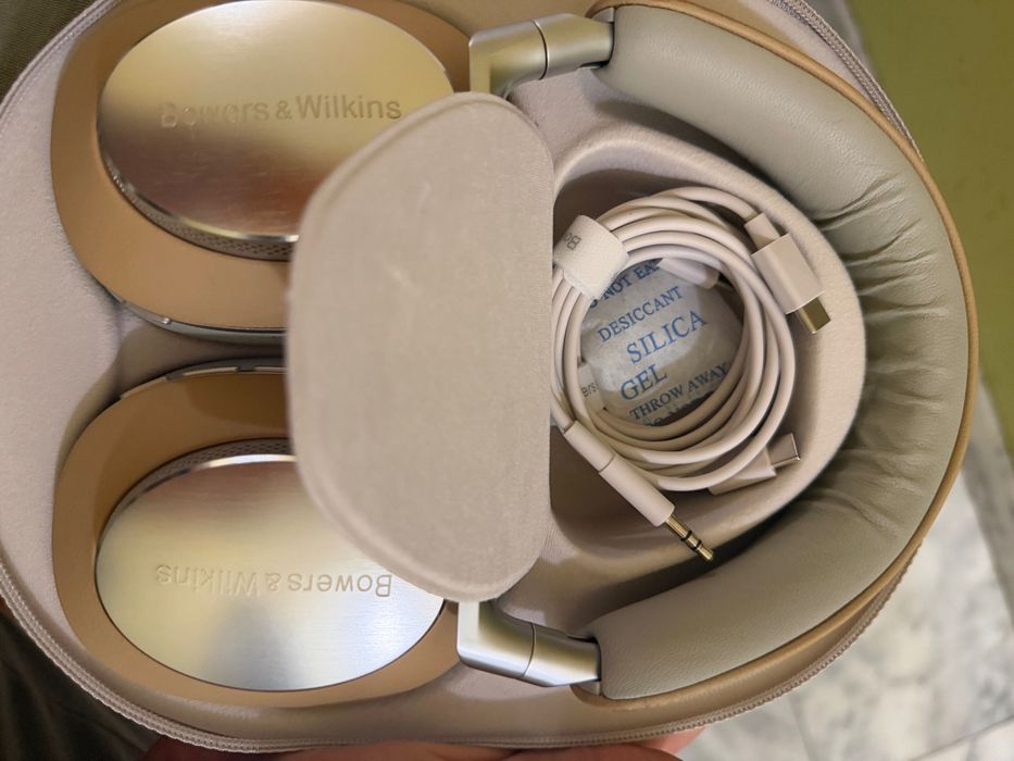 Слушалки Bowers & Wilkins px8