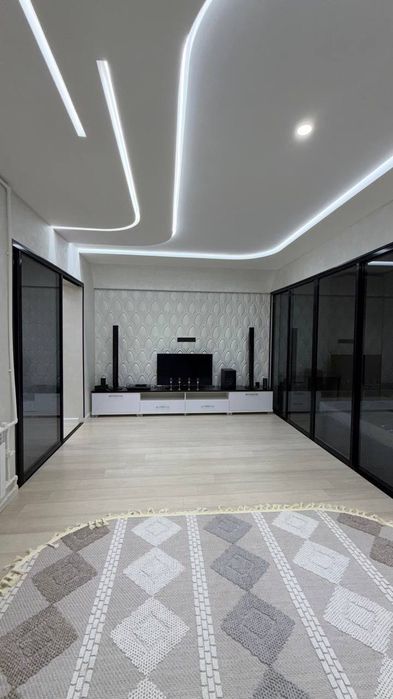 Продается 2 комнатная квартира ремонт ул.Кунаева, гостиница Россия