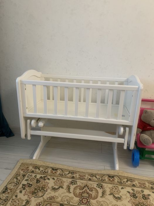 Продам детскую кроватку люльку